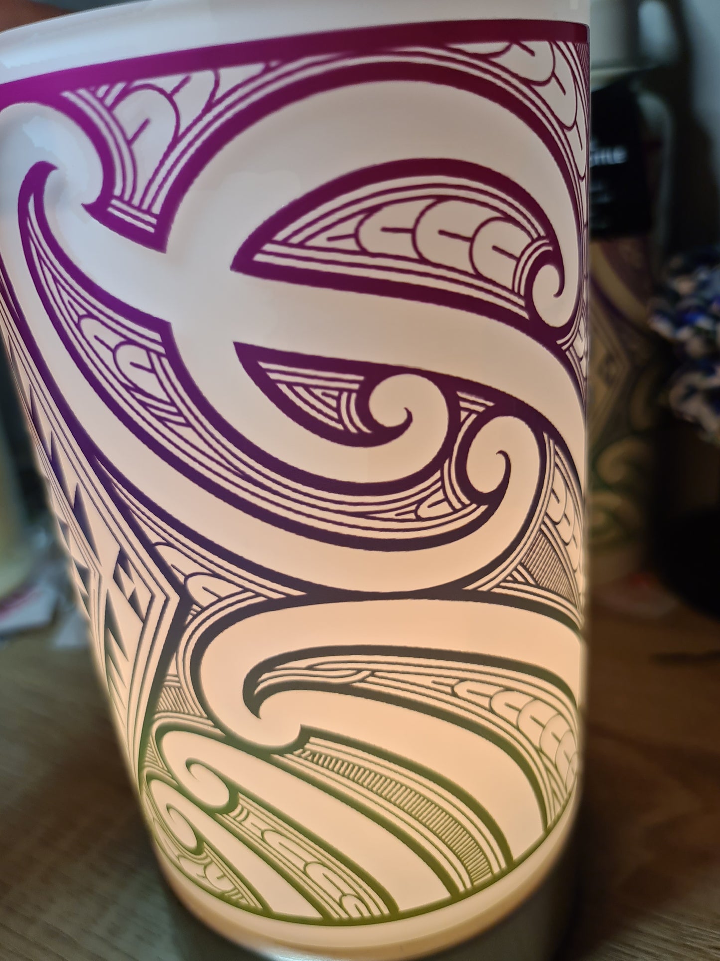 Maori design touch lamp - Multicolored