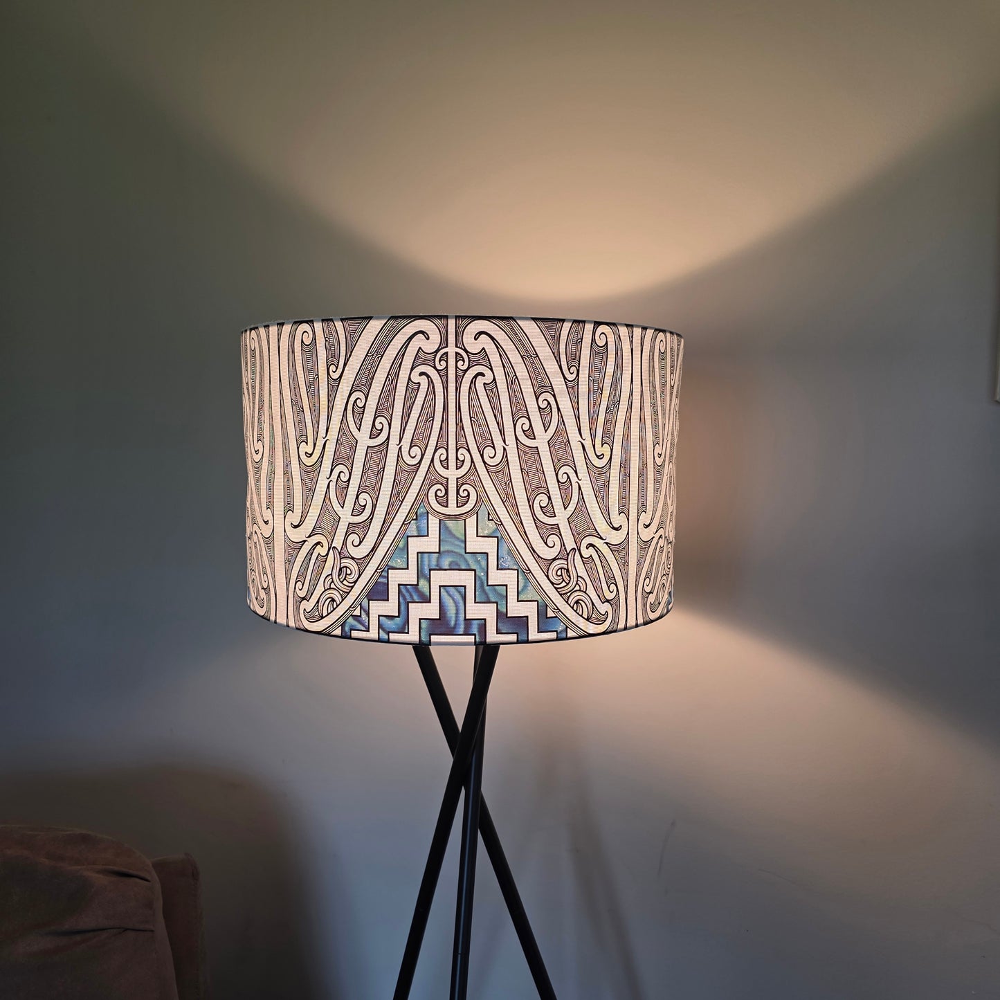 30% off Maori Design Floor Lamp - Slight defect/Clearance ♥️ lamp shade only! No stand sent - discount applied at checkout
