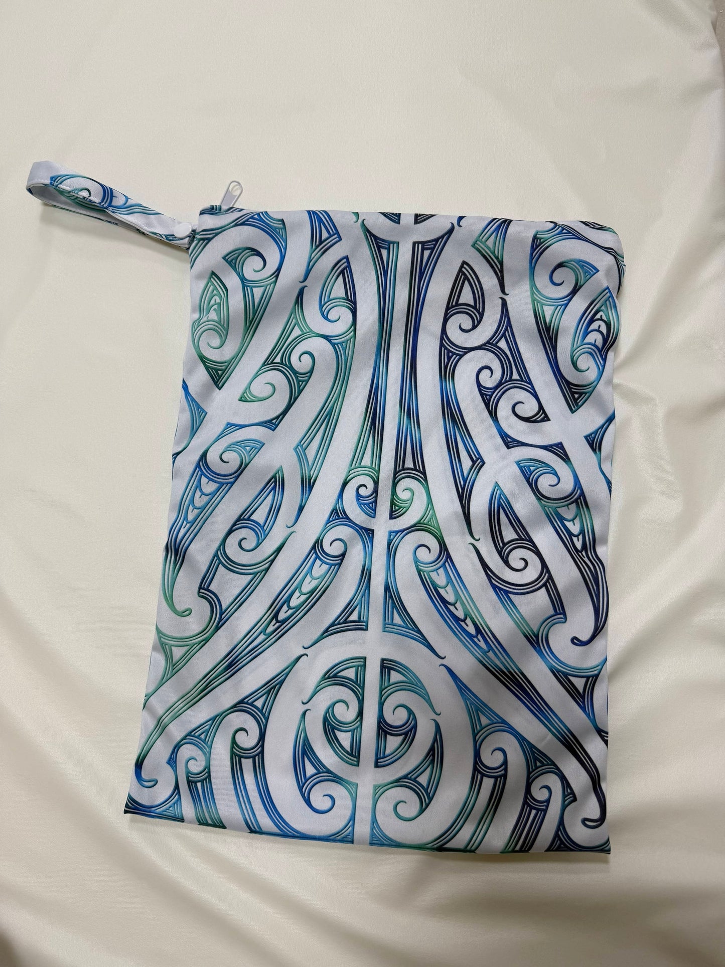 Maori design wetbag 30cmx40cm - Paua design