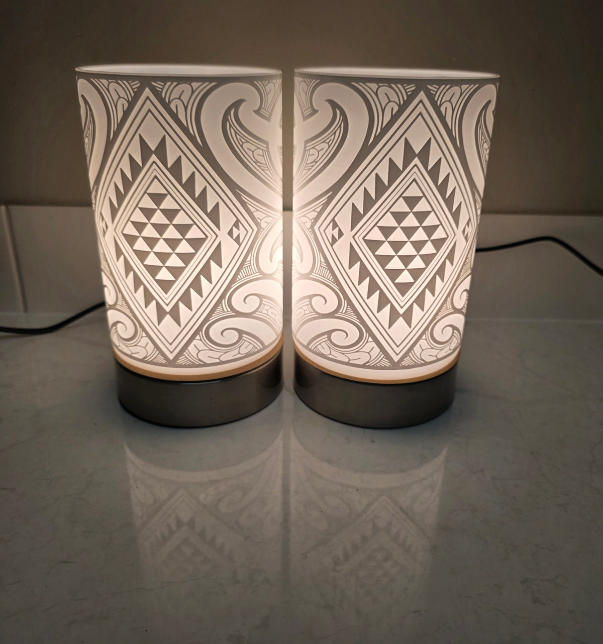 Maori design touch lamp - set 2 lamps White (pre-order)