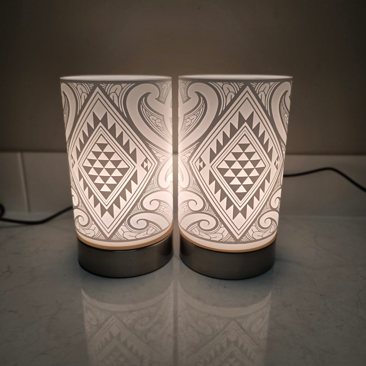 Maori design touch lamp - set 2 lamps White (pre-order)