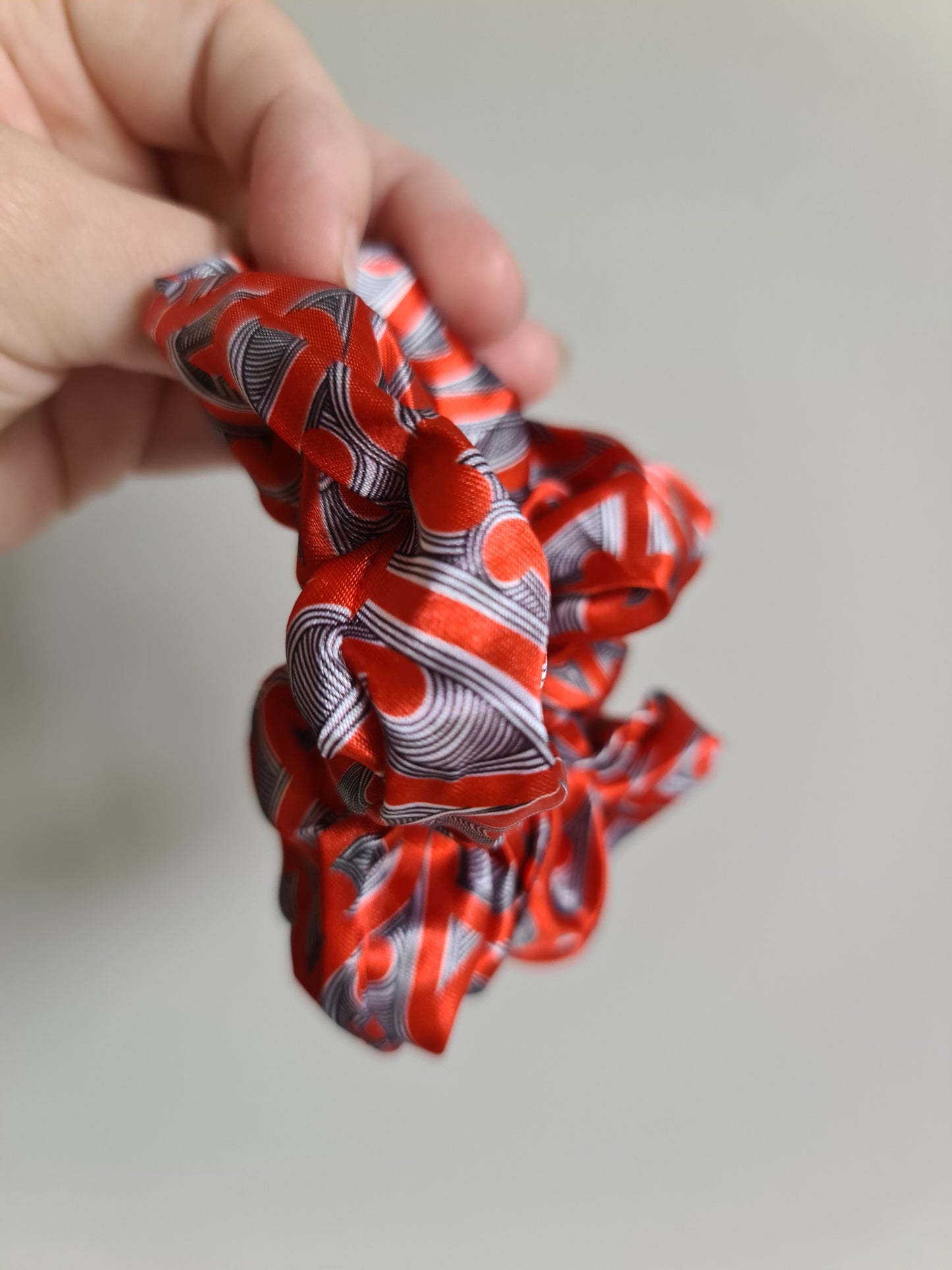 Maori design scrunchie -  1 x pack Red and Black Koru