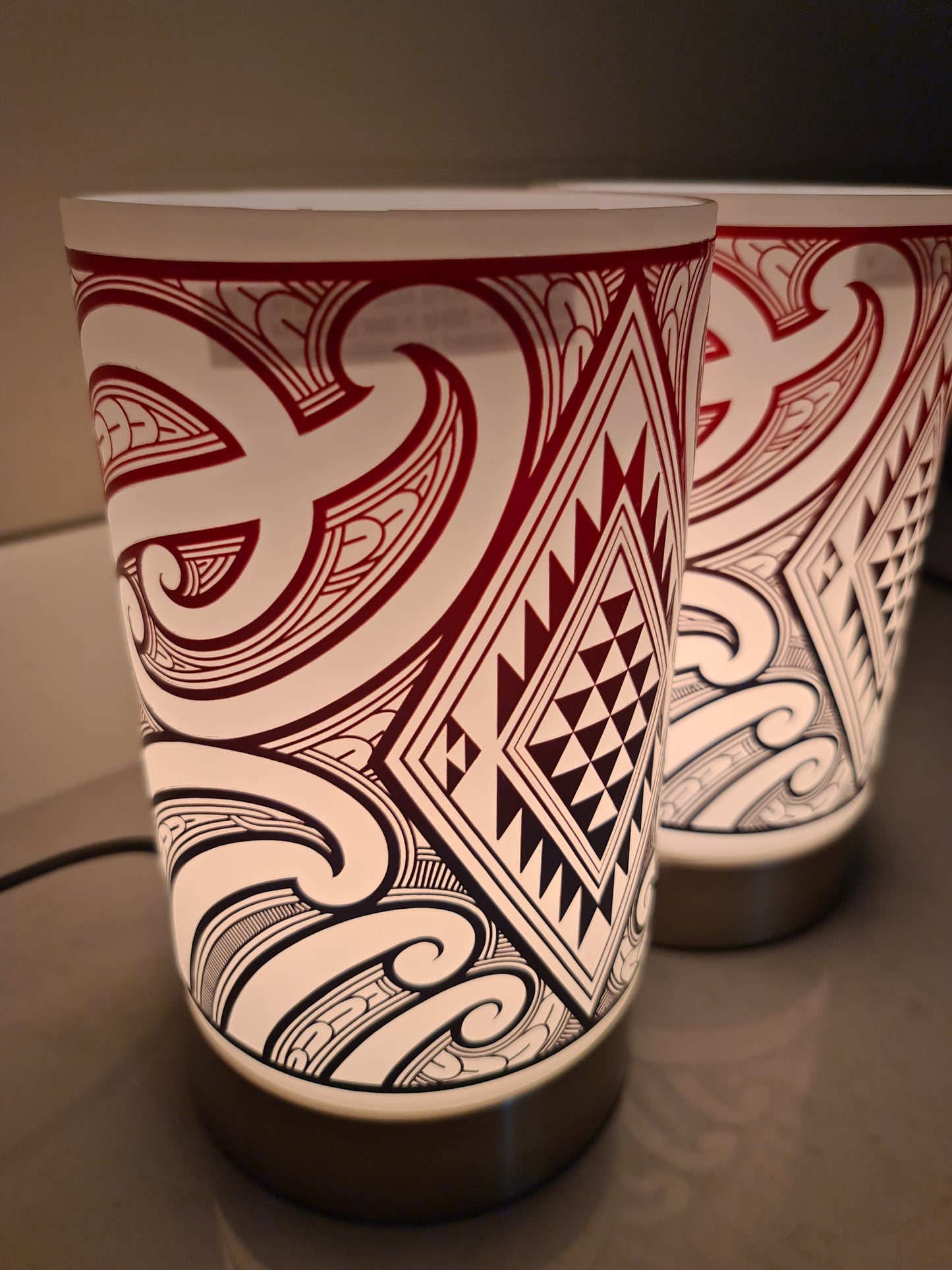 Maori design touch lamp - set 2 lamps red/black