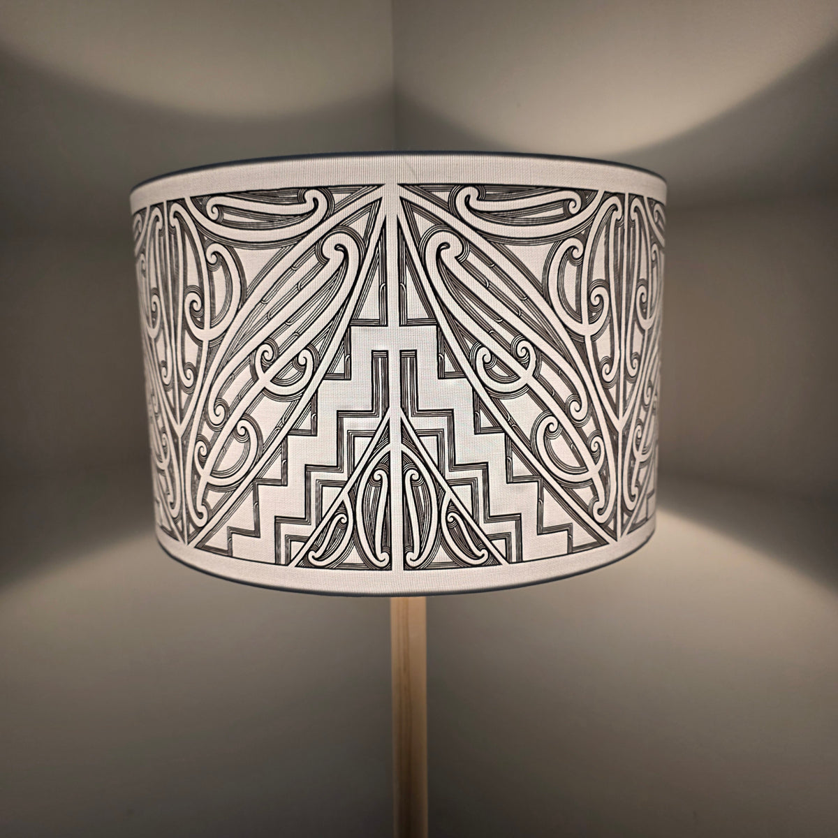 Maori Design Floor Lamp - black design ♥️ pre-order - Carter style