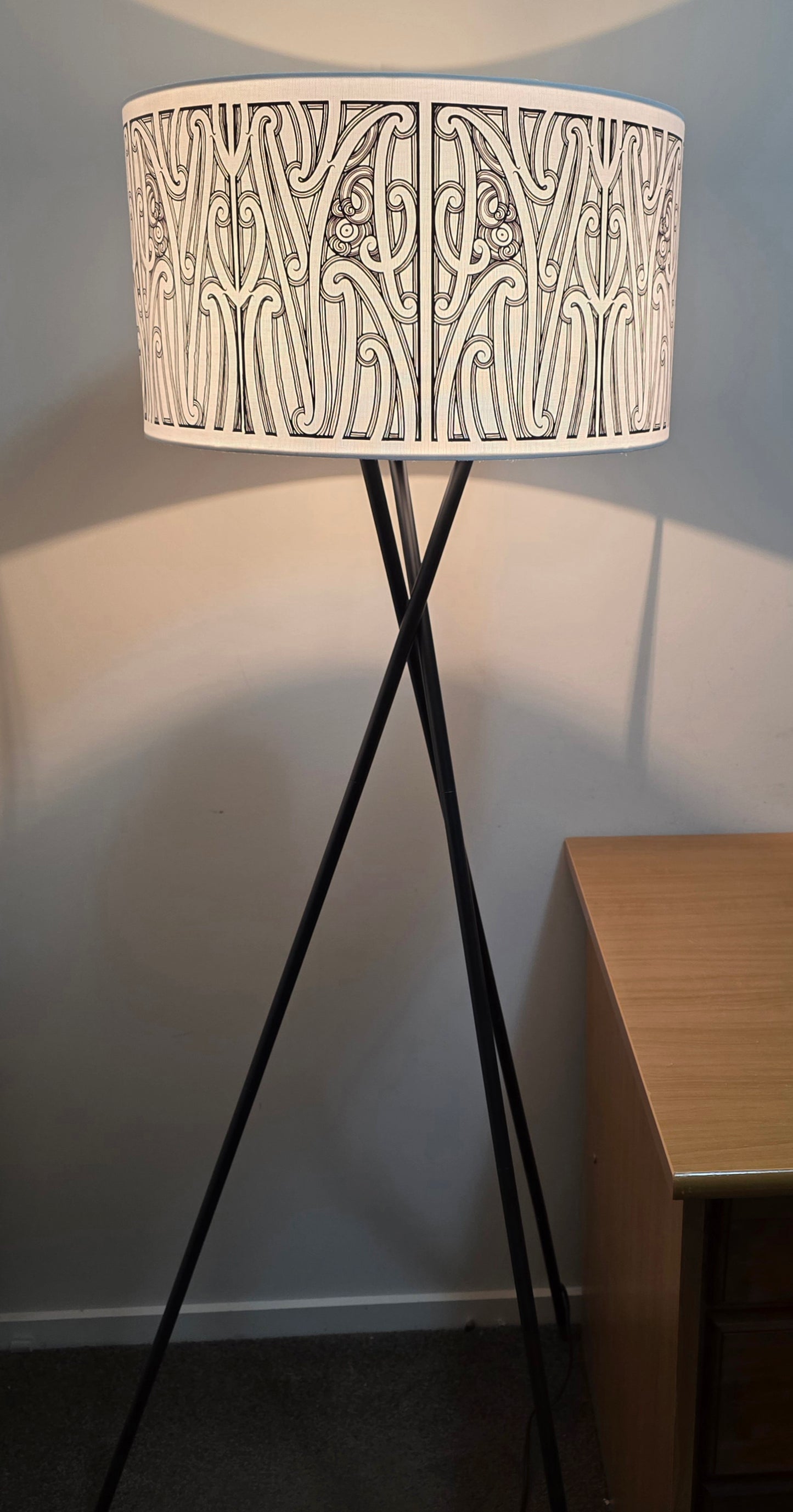 Maori Design phoenix Floor Lamp - Black  ♥️ - pre-order