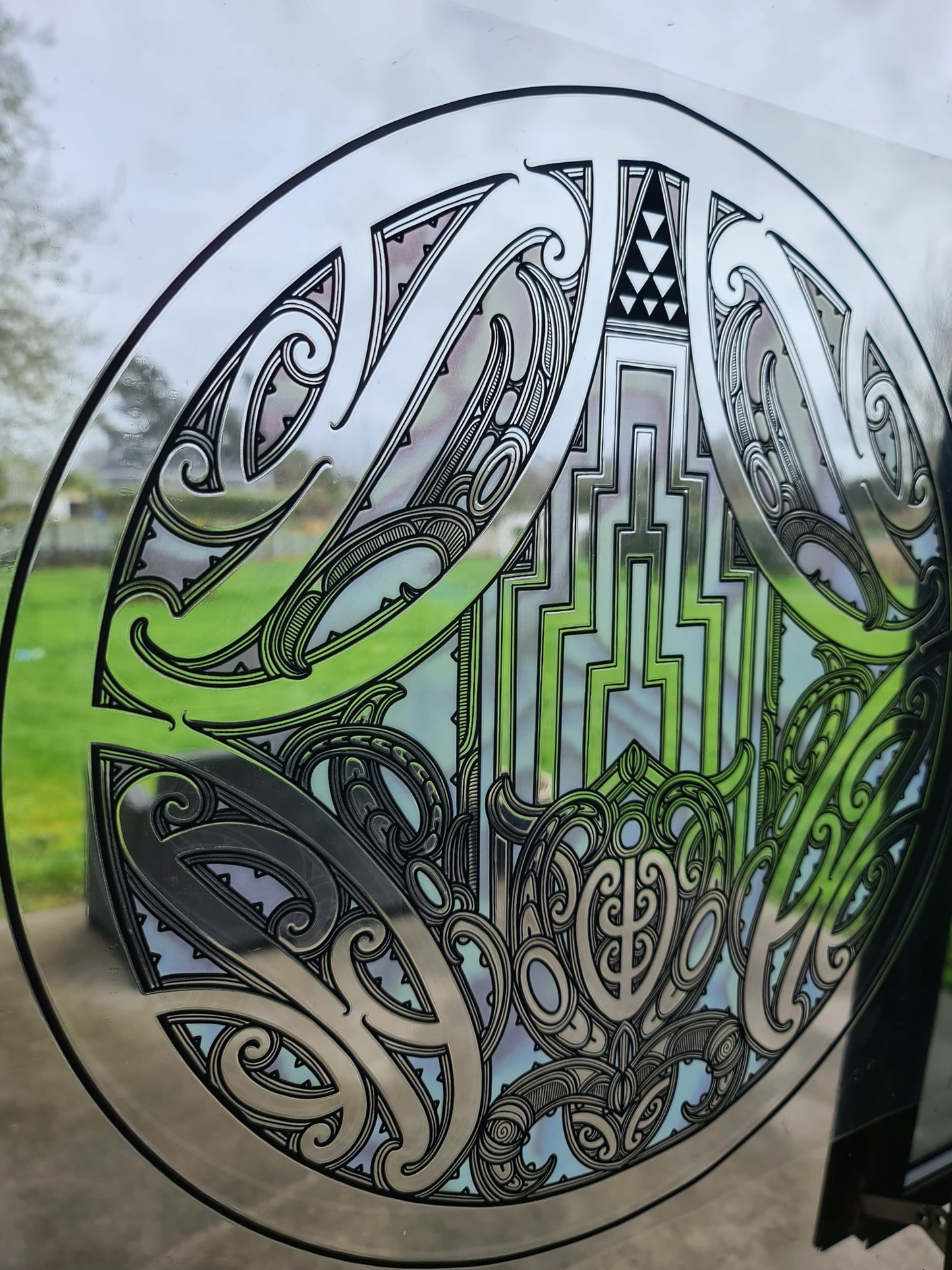 XXL UV DTF DECAL MAORI DESIGN 38CM round Window decal