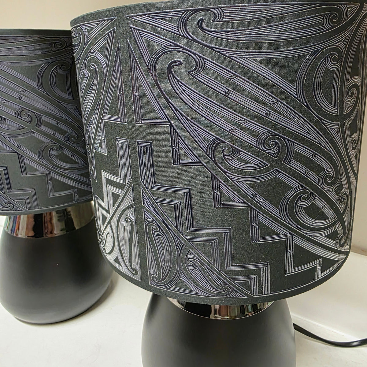 Maori design Black touch lamp - set 2 lamps