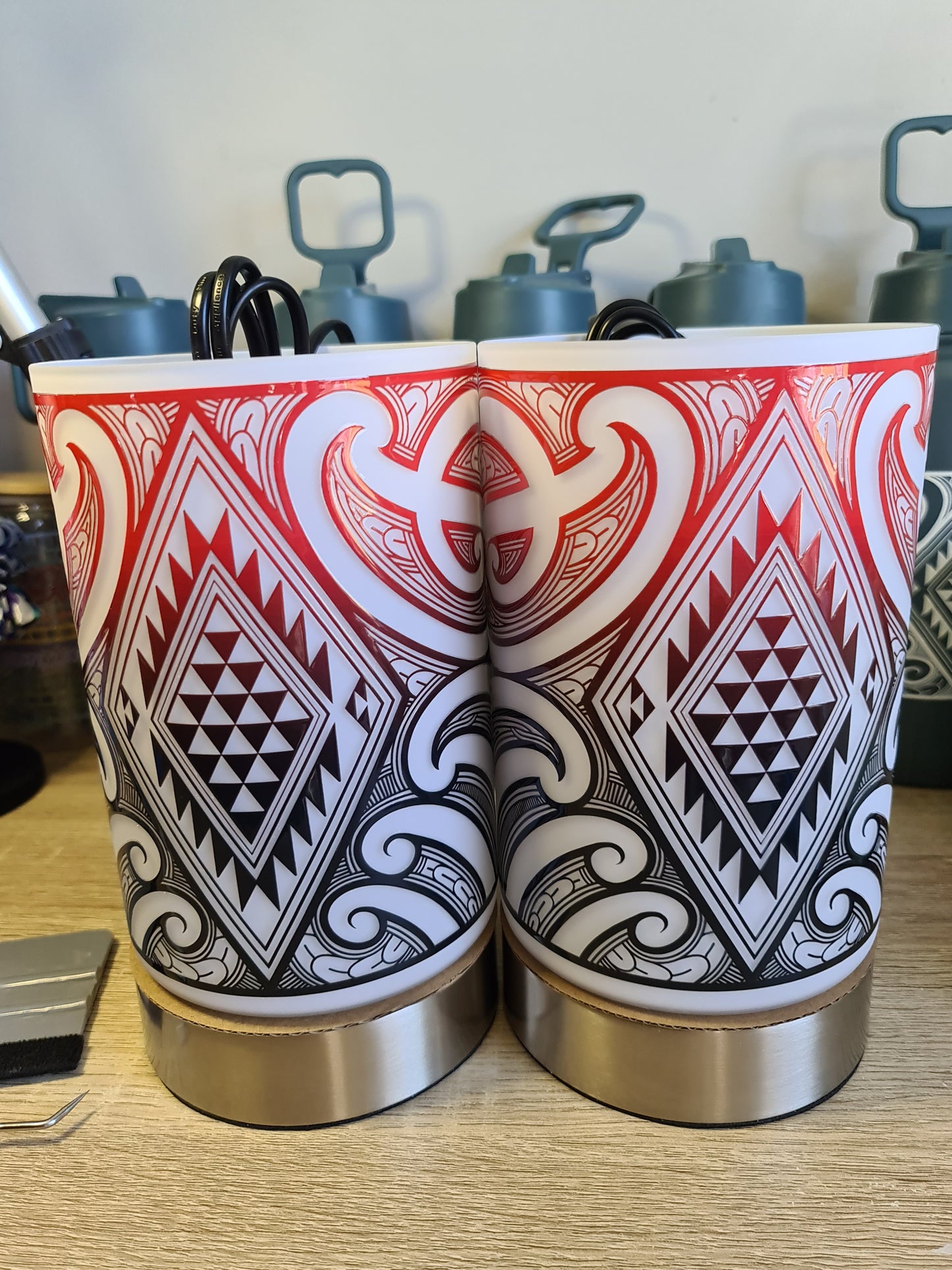 Maori design touch lamp - set 2 lamps red/black
