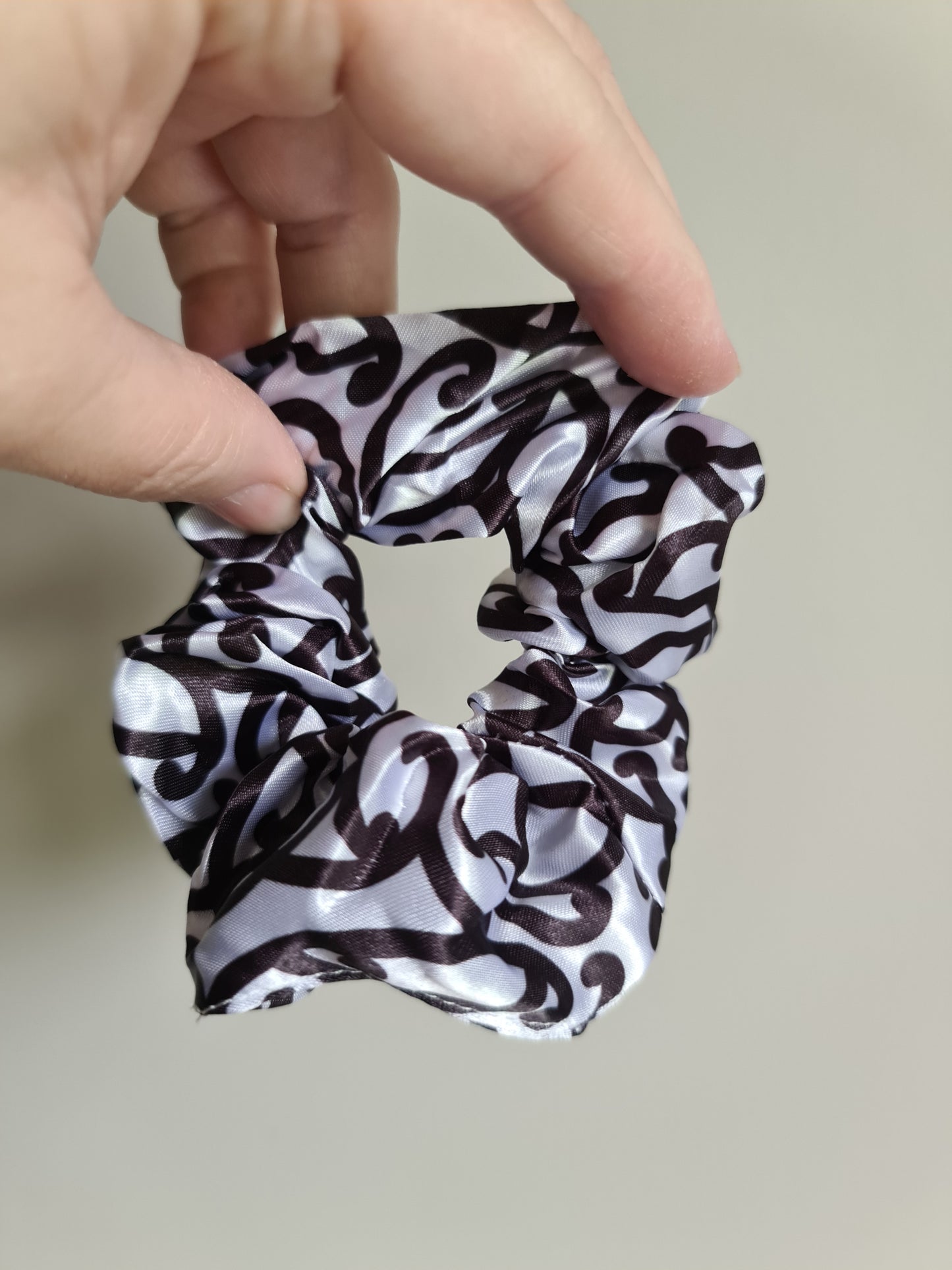 Maori design scrunchie -  1 x pack Black and White Koru