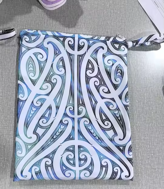 Maori design wetbag 30cmx40cm - Paua design