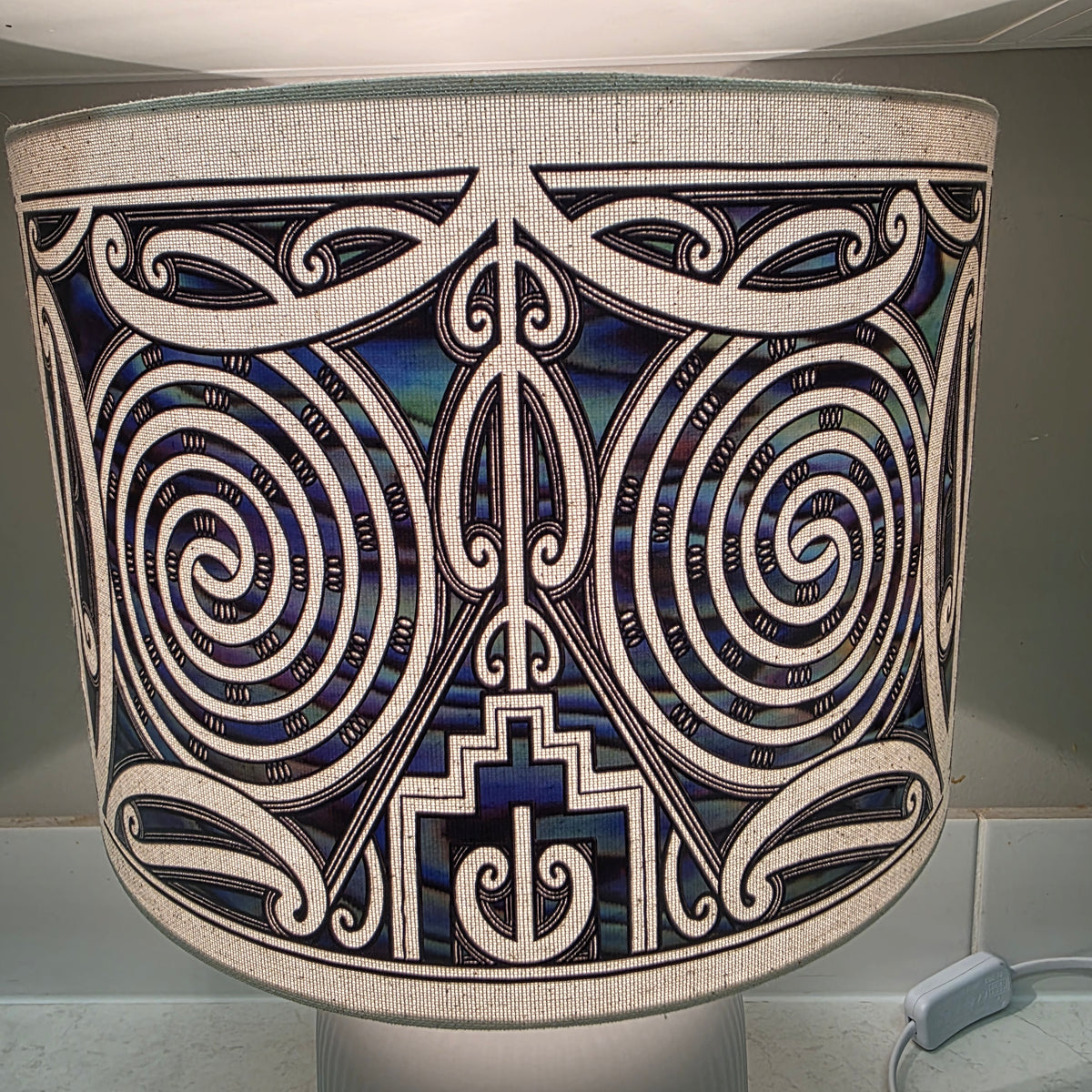 Maori design "Beth" table lamp