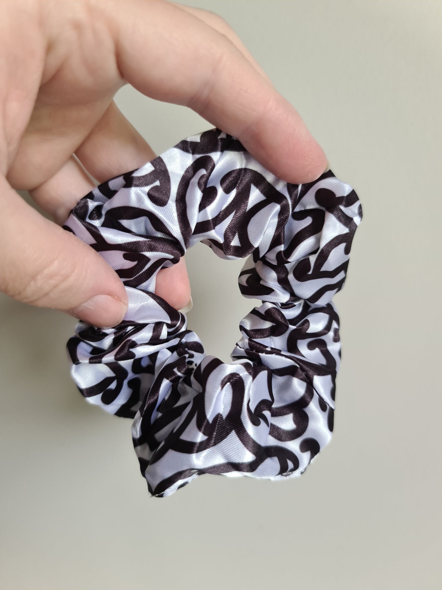 Maori design scrunchie -  1 x pack Black and White Koru