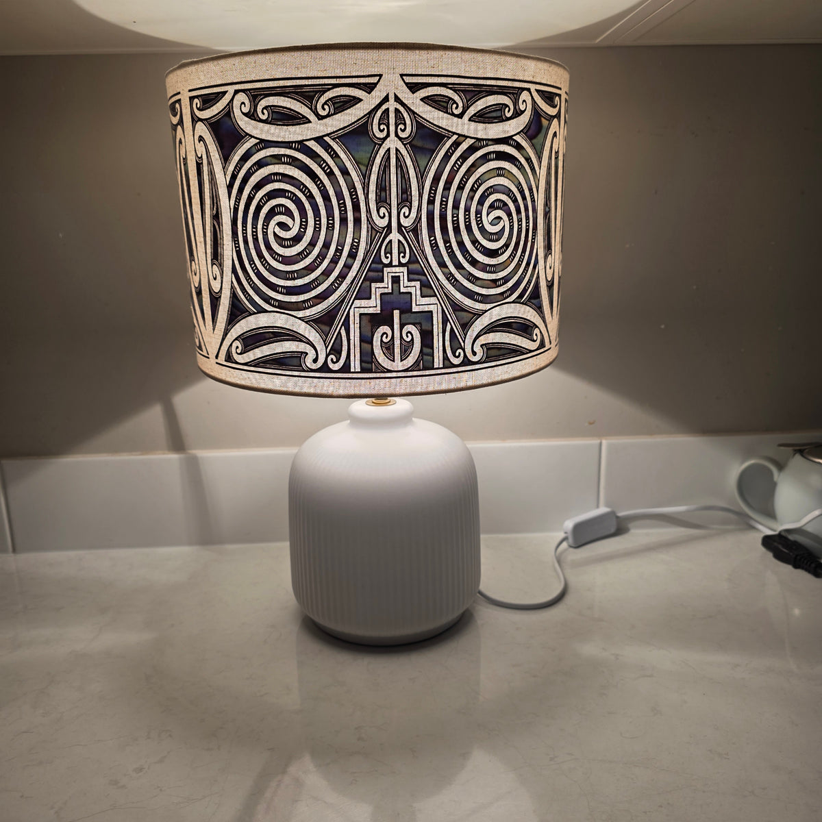 Maori design "Beth" table lamp