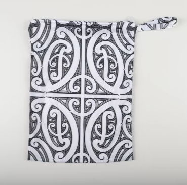 Maori design wetbag 30cmx40cm - Black