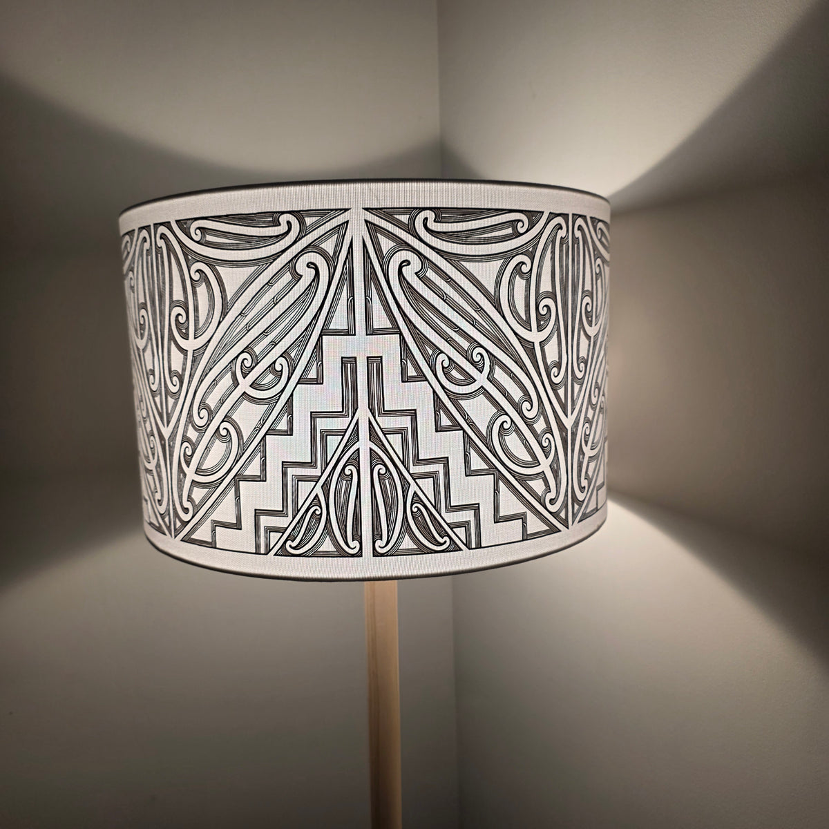 Maori Design Floor Lamp - black design ♥️ pre-order - Carter style
