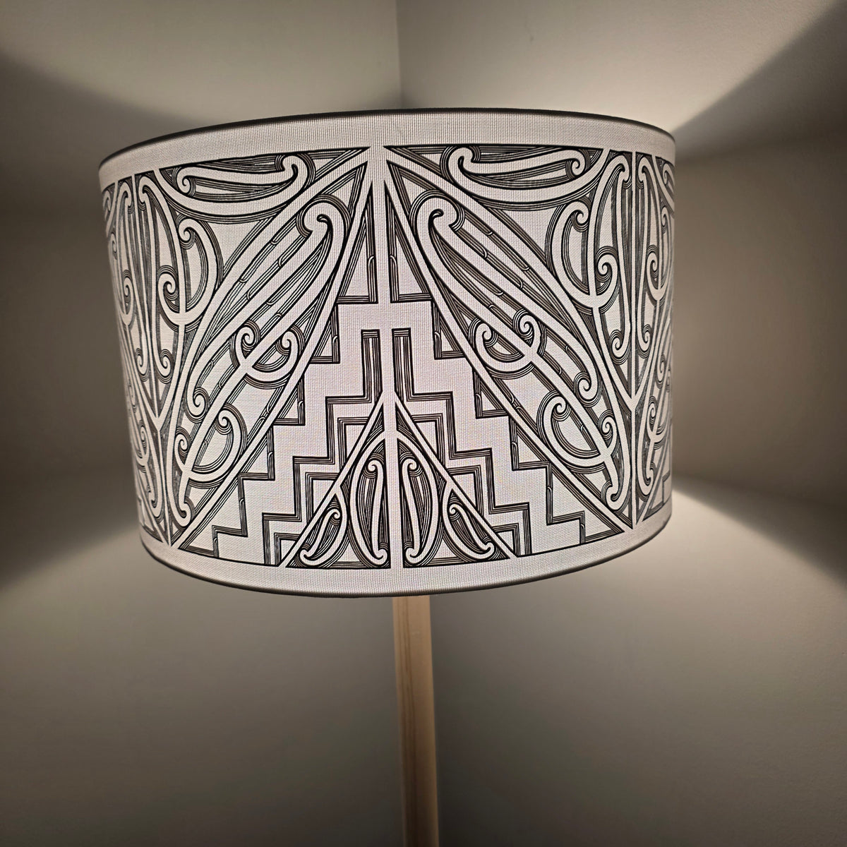 Maori Design Floor Lamp - black design ♥️ pre-order - Carter style
