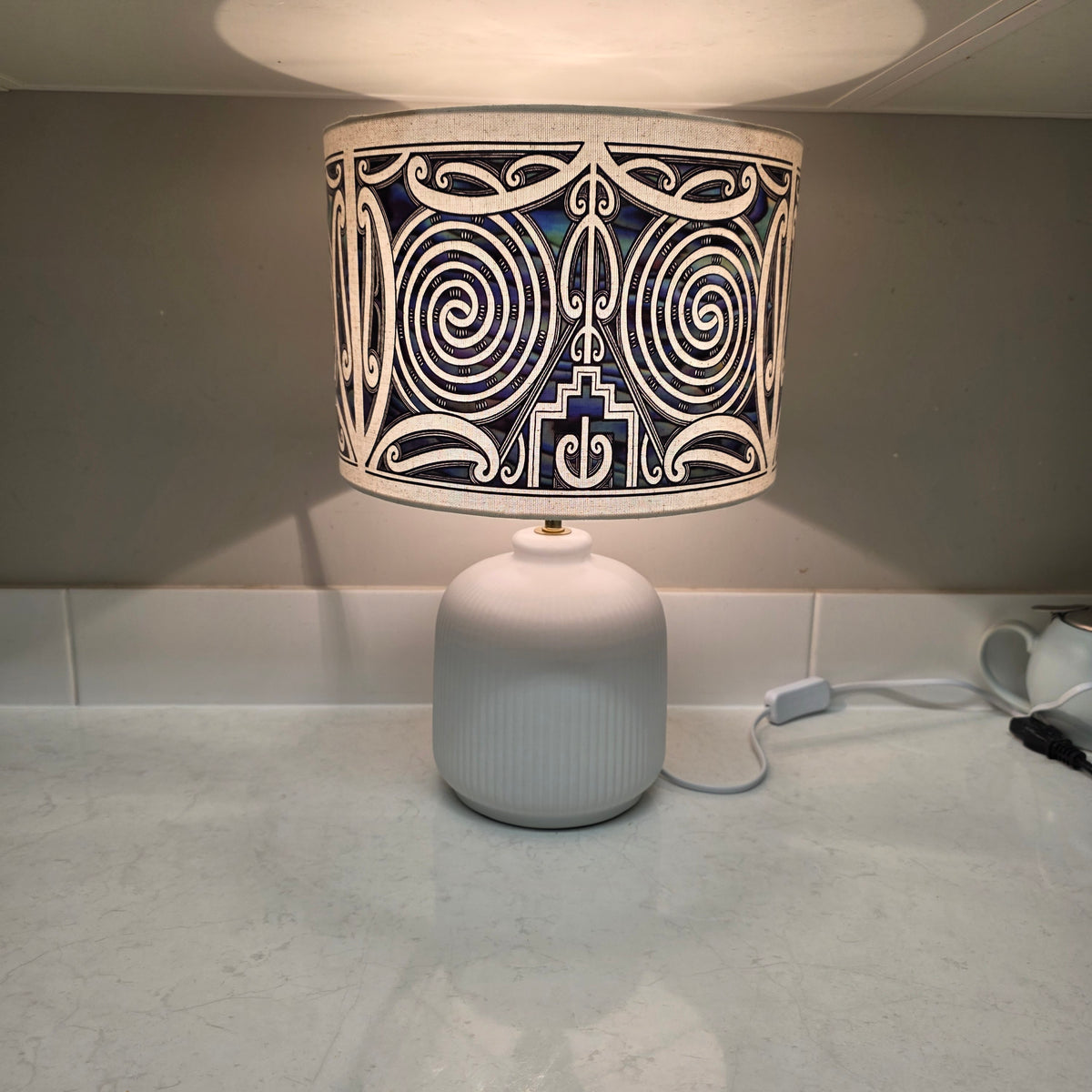 Maori design "Beth" table lamp