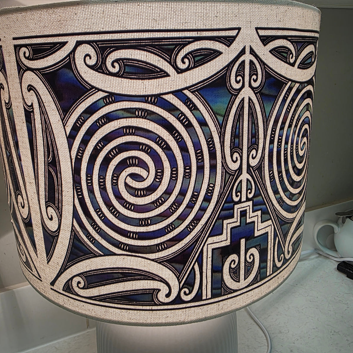 Maori design "Beth" table lamp