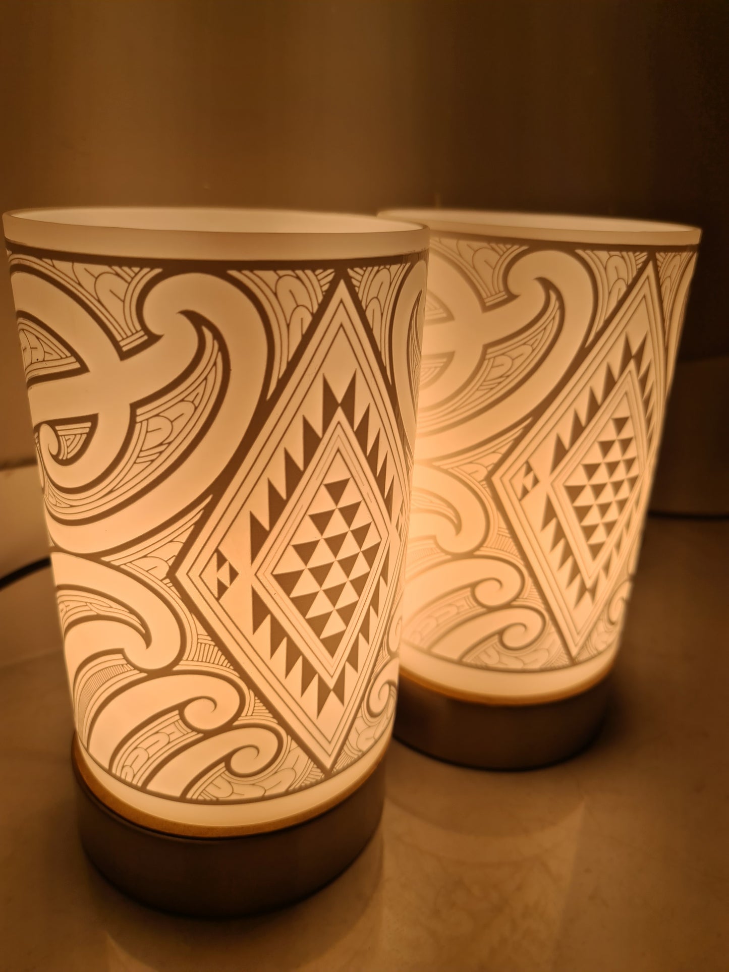 Maori design touch lamp - set 2 lamps White (pre-order)