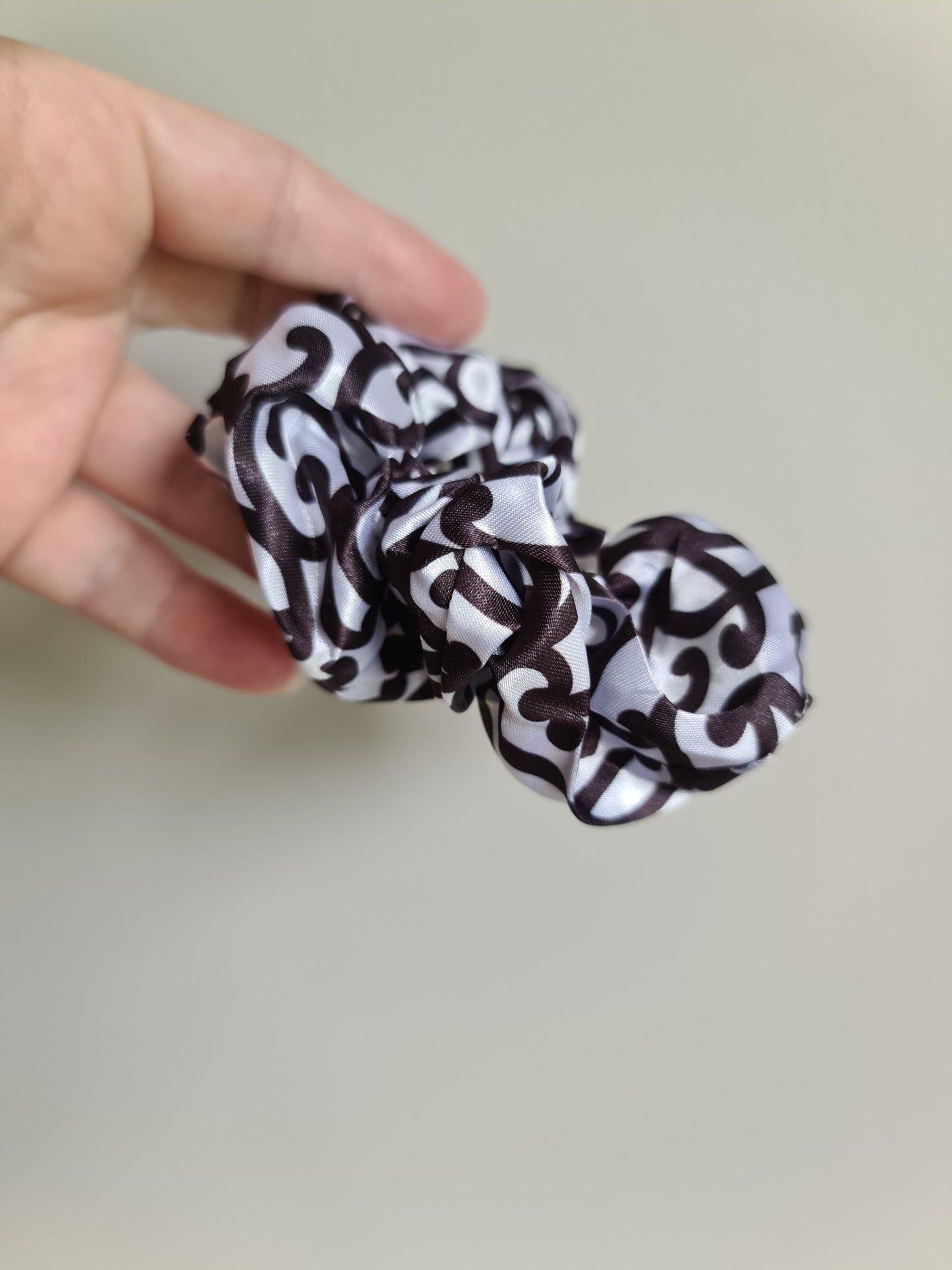 Maori design scrunchie -  1 x pack Black and White Koru