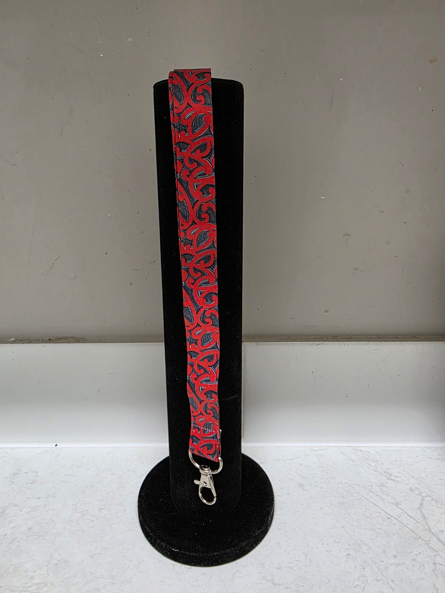 Maori design lanyard - red and black