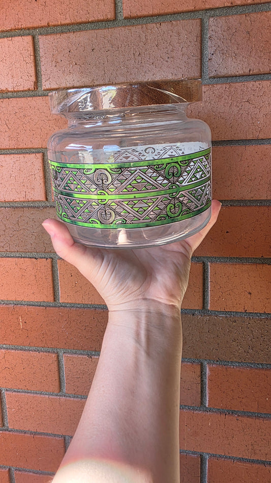 1.5 Litre  Maori design glass canister with Acacia Ltd .... green