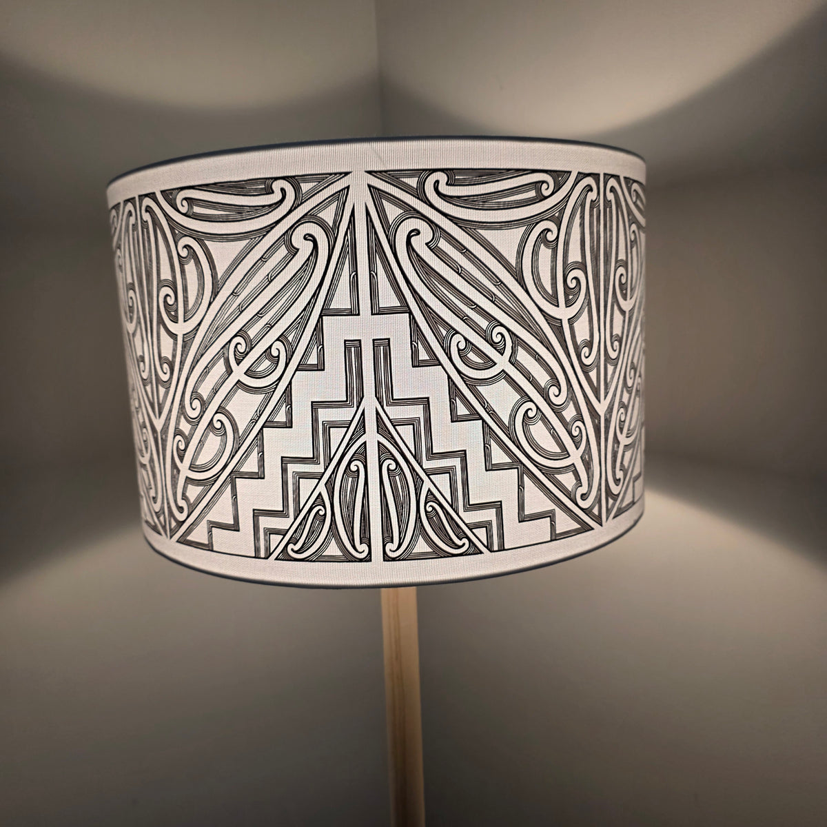 Maori Design Floor Lamp - black design ♥️ pre-order - Carter style
