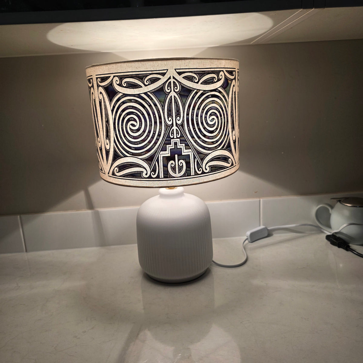 Maori design "Beth" table lamp