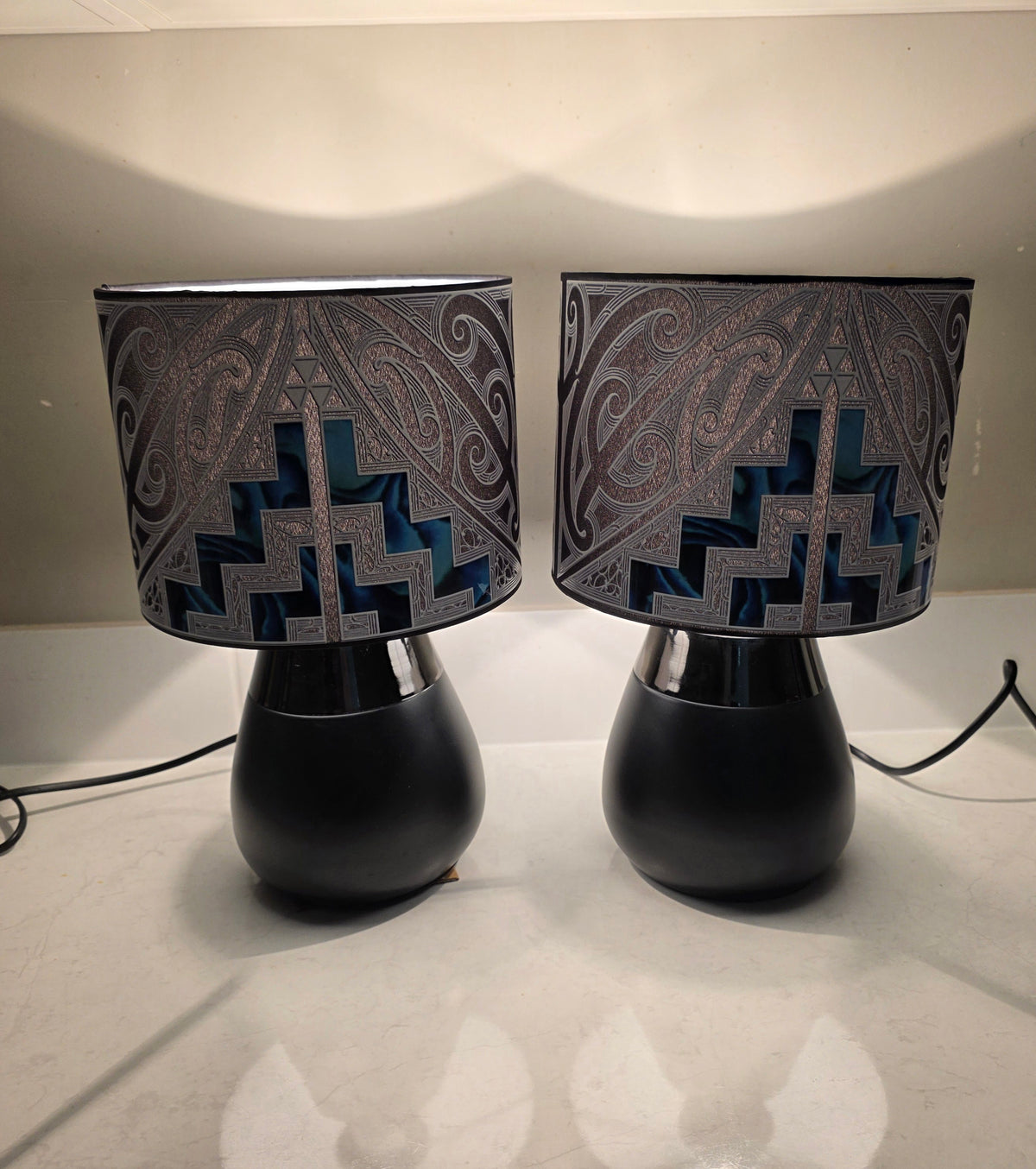 Maori design Black touch lamp - set 2 lamps white design